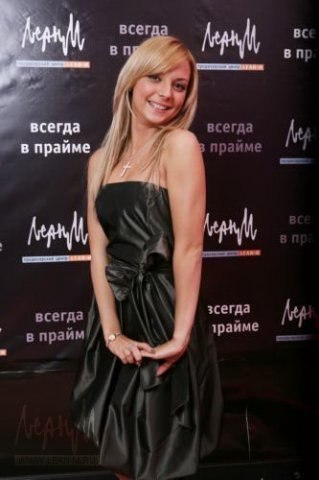 наряды Дарьи Сагаловой