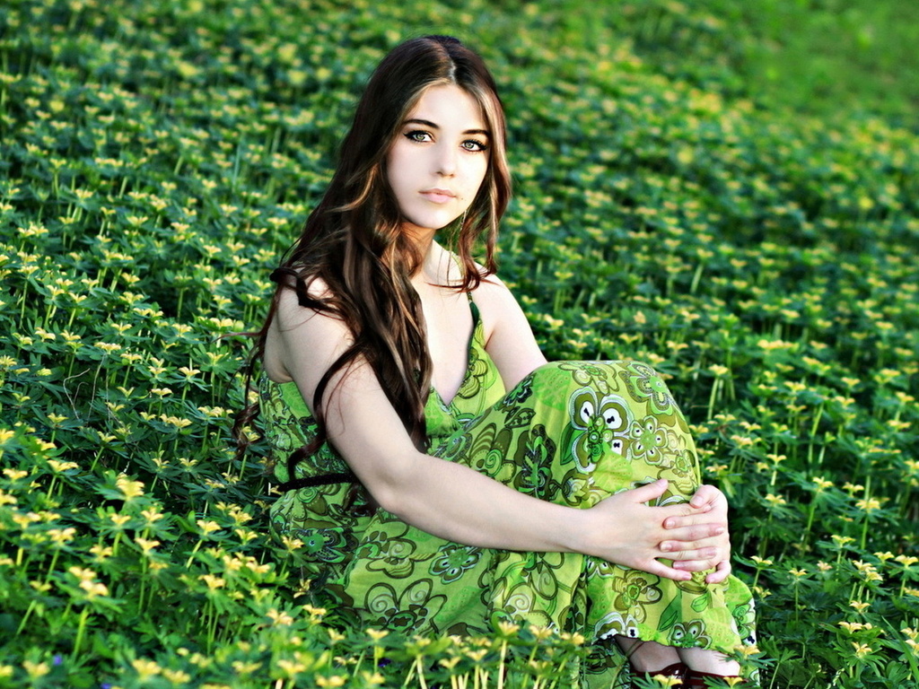 образ с зеленым платьем